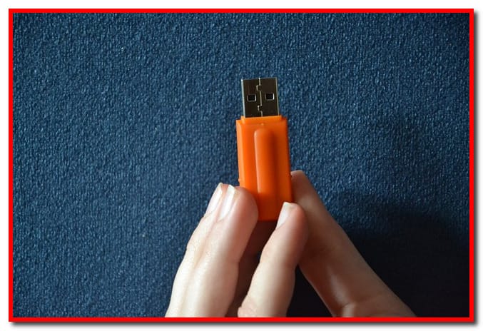 Pendrive और SD Card में अपना Photo कैसे लगाये
